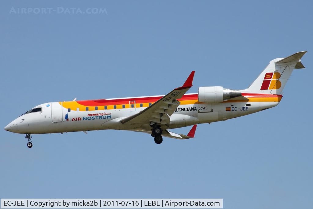 EC-JEE, 2005 Bombardier CRJ-200ER (CL-600-2B19) C/N 7989, Landing