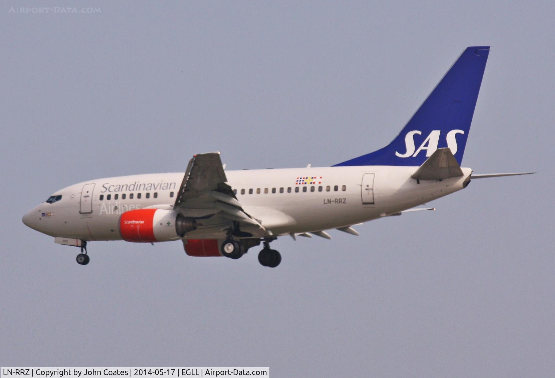 LN-RRZ, 1998 Boeing 737-683 C/N 28295, Arriving 27L