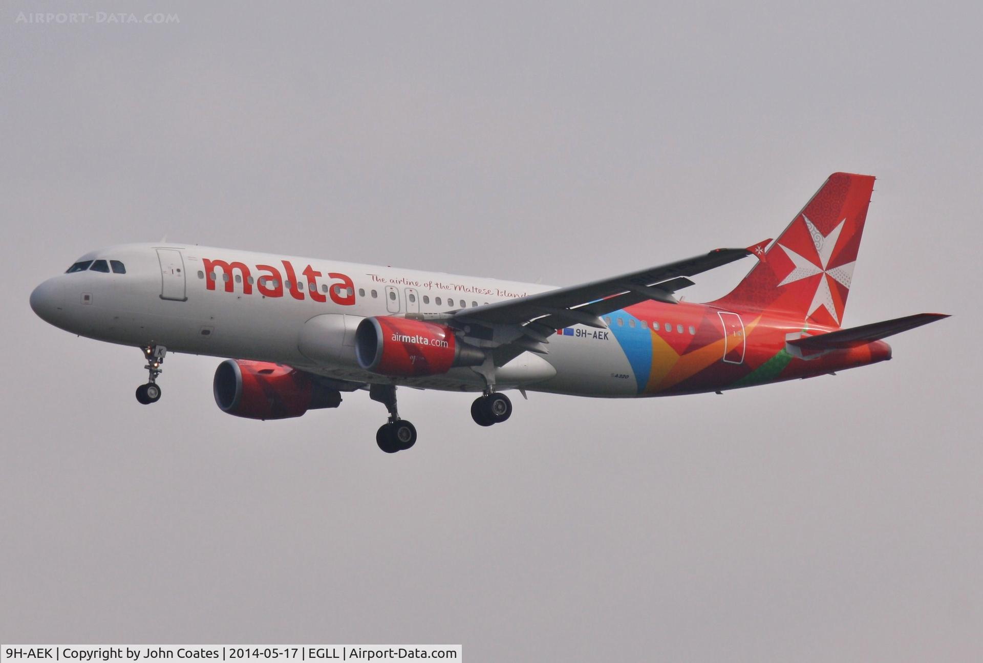 9H-AEK, 2004 Airbus A320-211 C/N 2291, Approach 27L