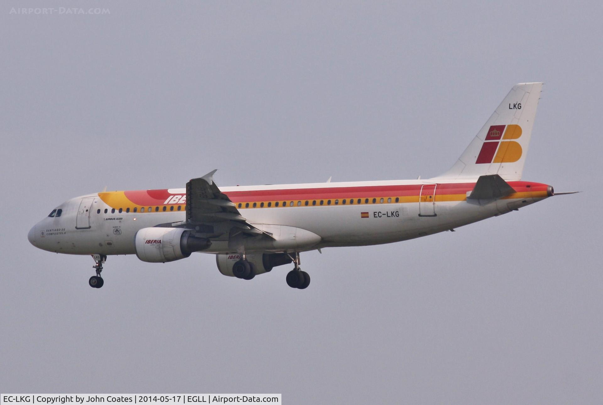 EC-LKG, 1999 Airbus A320-214 C/N 1047, Arriving 27L