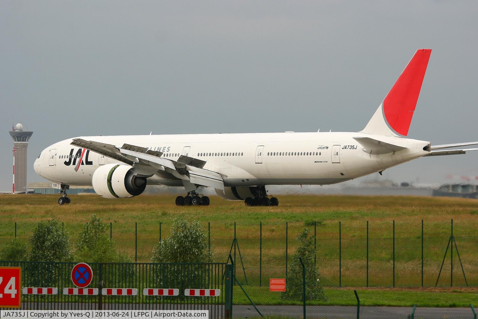 JA735J, 2006 Boeing 777-346/ER C/N 32434, Boeing 777-346ER, reverse thrust landing rwy 26L, Roissy Charles De Gaulle Airport (LFPG-CDG)