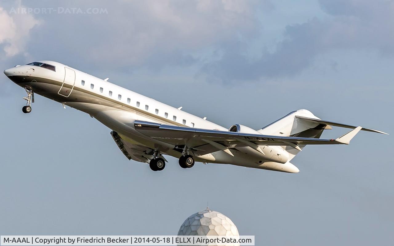 M-AAAL, 2011 Bombardier BD-700-1A10 Global Express C/N 9443, departure from Luxembourg via RW06