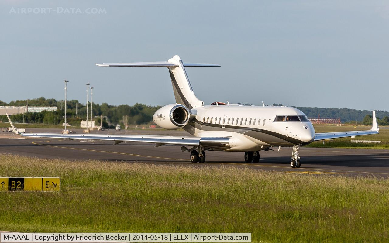 M-AAAL, 2011 Bombardier BD-700-1A10 Global Express C/N 9443, taxying to the active