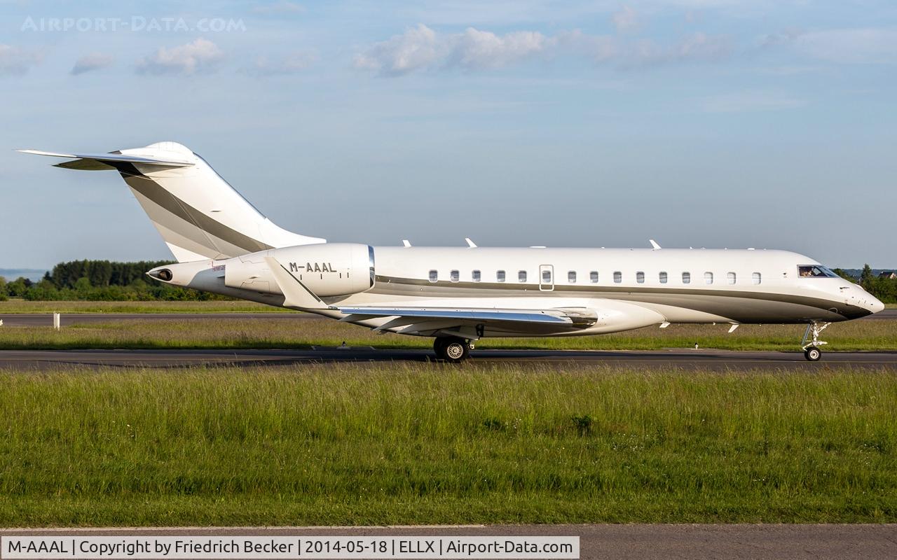 M-AAAL, 2011 Bombardier BD-700-1A10 Global Express C/N 9443, taxying to the active