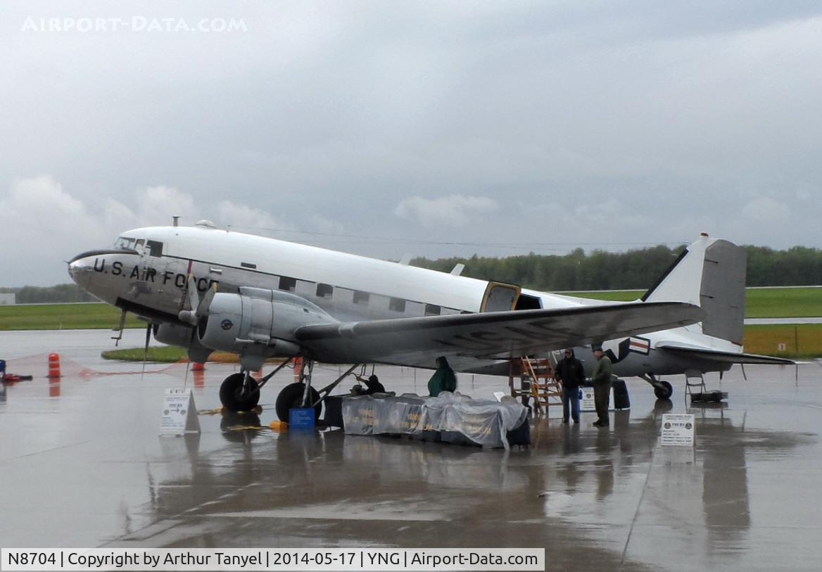 N8704, 1944 Douglas DC3C-S4C4G (TC-47B-30-DK) C/N 33048, On display @ the Youngstown Airshow