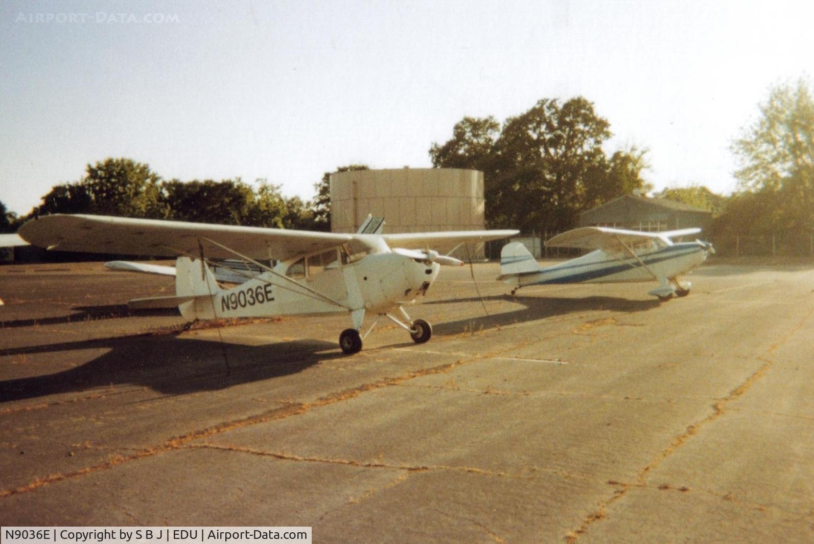 N9036E, 1946 Aeronca 11AC Chief C/N 11AC-667, Last picture of 36E before it was taken apart in 2008.