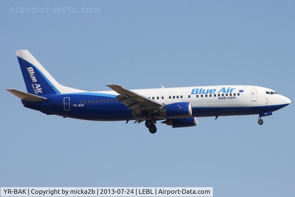 YR-BAK, 1992 Boeing 737-430 C/N 27005, Landing