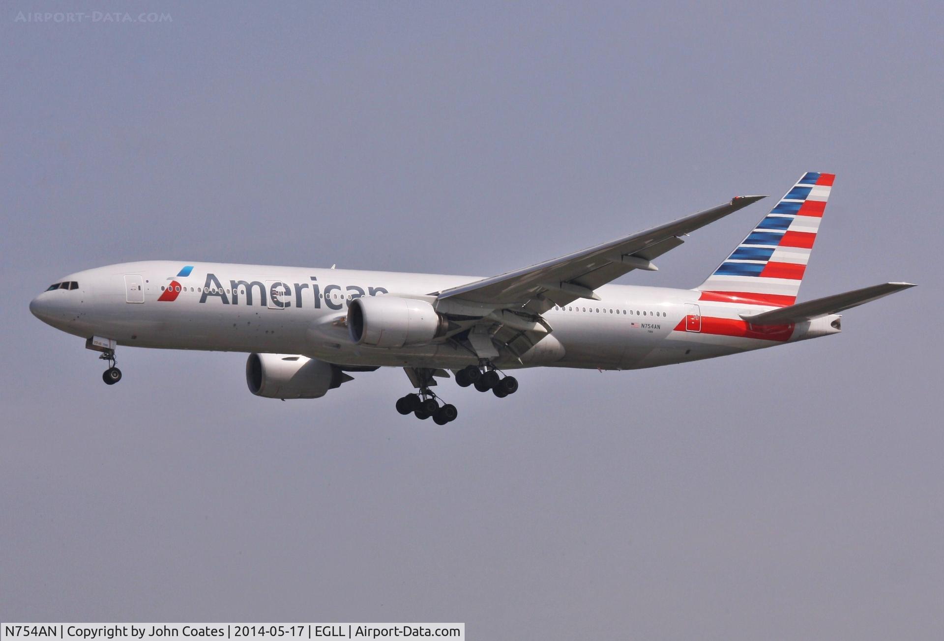 N754AN, 2001 Boeing 777-223 C/N 30262, Finals 27L