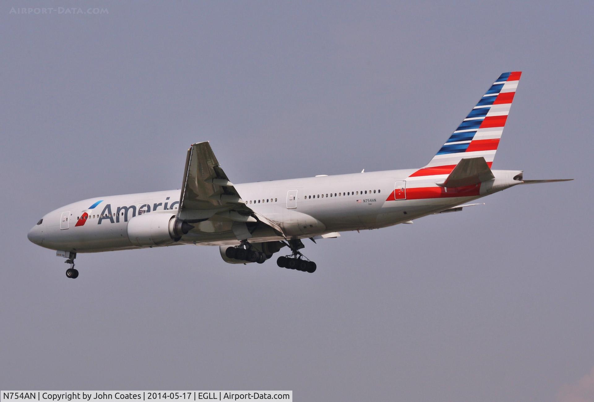 N754AN, 2001 Boeing 777-223 C/N 30262, Arriving 27L