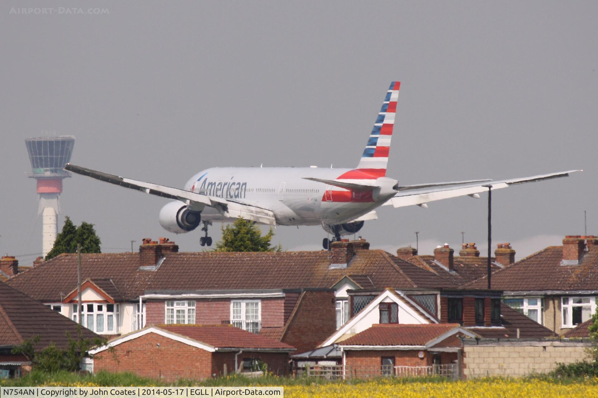 N754AN, 2001 Boeing 777-223 C/N 30262, Hedge trim Sir?