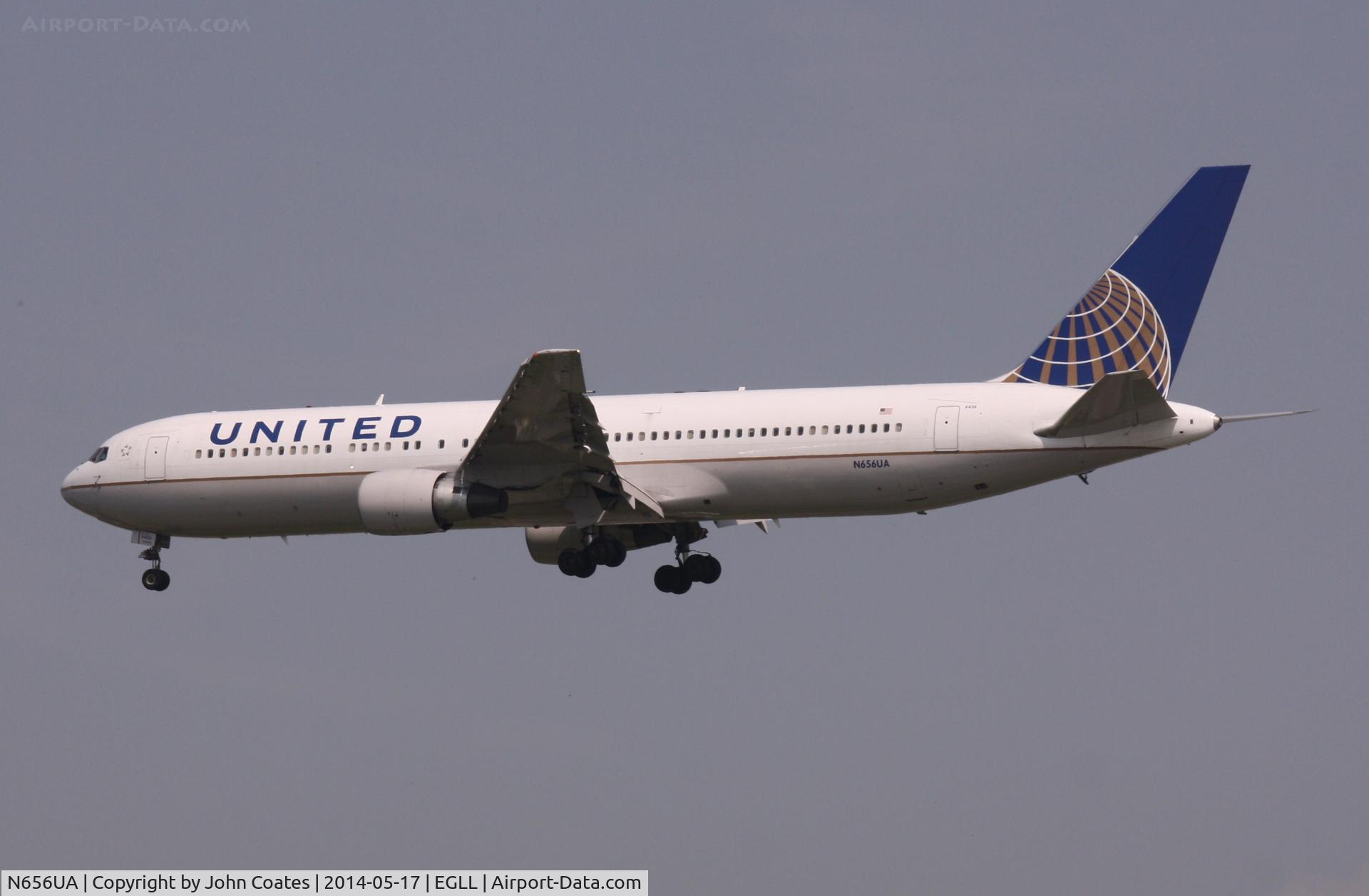 N656UA, 1992 Boeing 767-322 C/N 25394, Arriving 27L