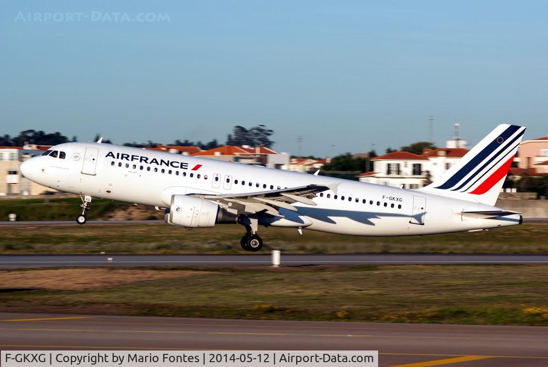 F-GKXG, 2002 Airbus A320-214 C/N 1894, -