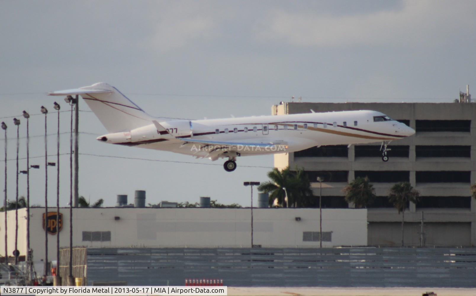 N3877, 2008 Bombardier BD-700-1A10 Global Express C/N 9304, Global Express landing 26L at MIA