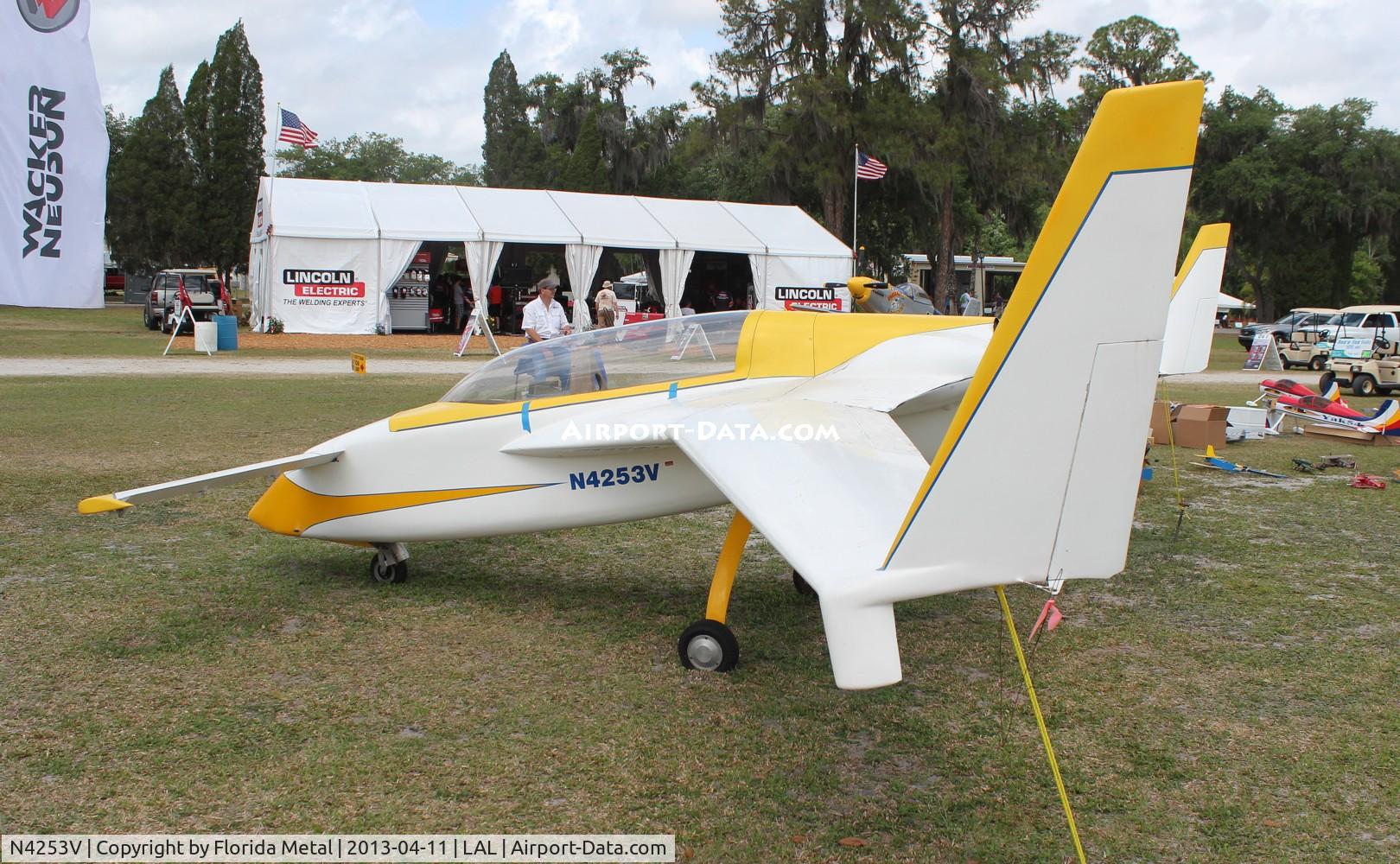 N4253V, 1981 Rutan VariEze C/N 668, VariEze at Sun N Fun