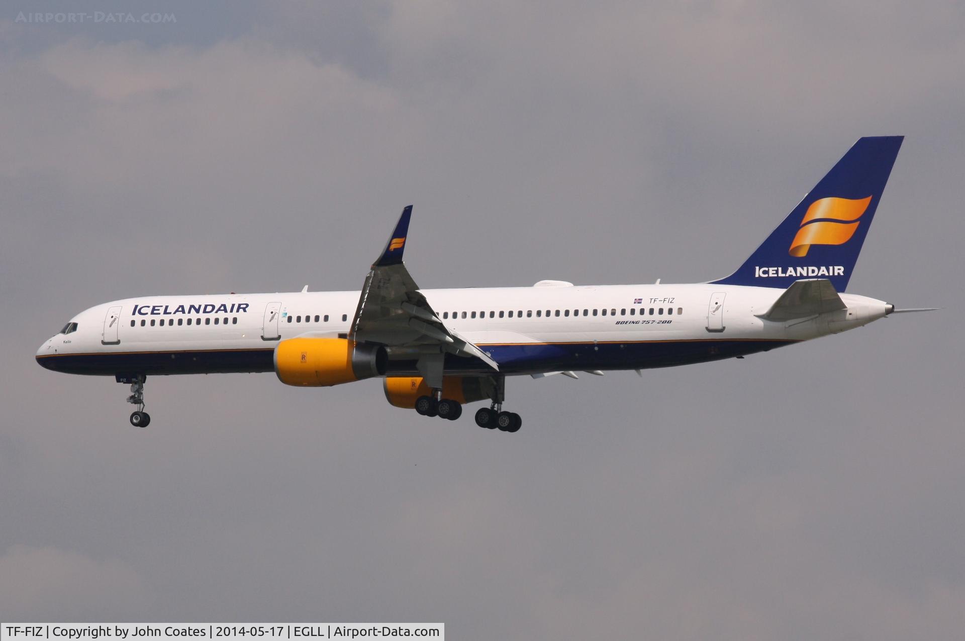 TF-FIZ, 2000 Boeing 757-256 C/N 30052, Arriving 27L
