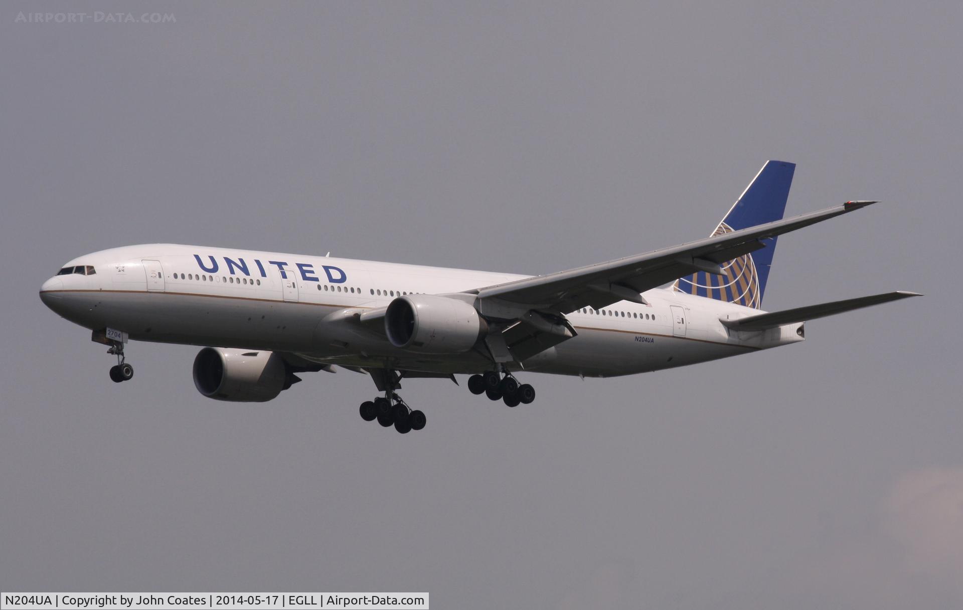 N204UA, 1999 Boeing 777-222/ER C/N 28713, Approach 27L