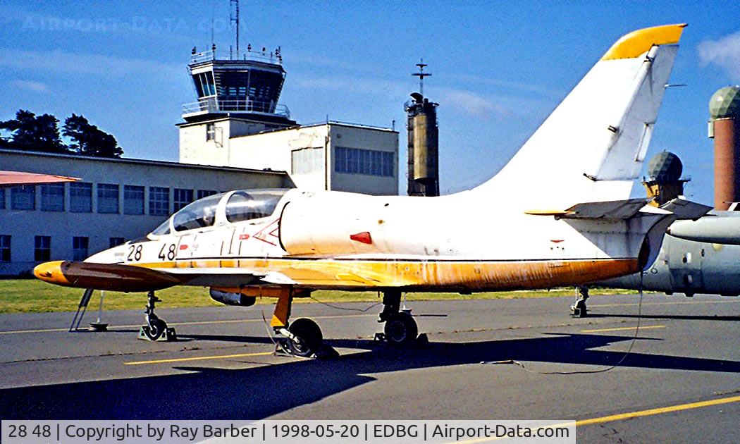 28 48, Aero L-39V Albatros Albatros C/N 630705, Aero Vodochody L-39V Albatros [630705] Berlin-Gatow~D 20/05/1998