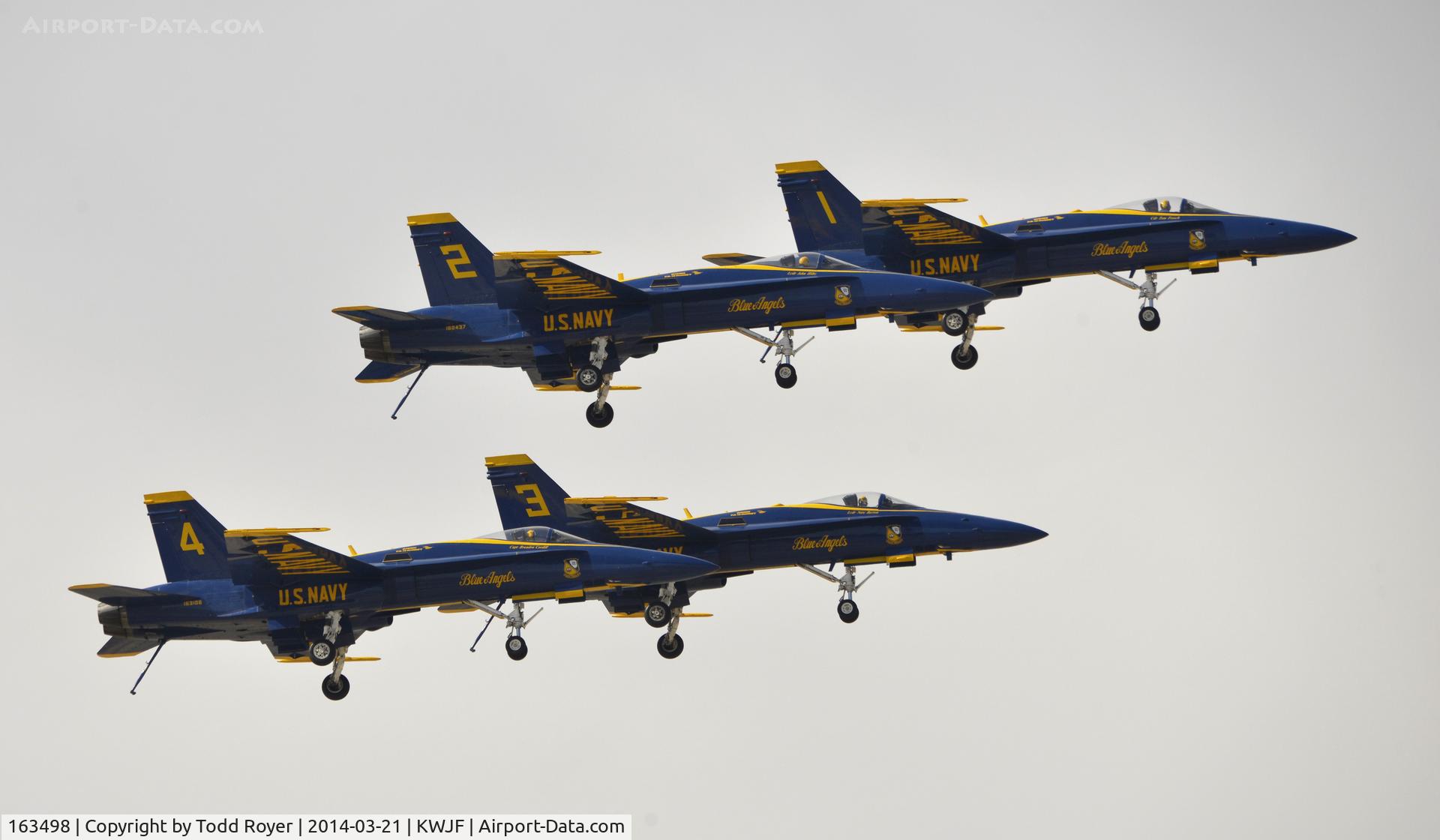 163498, 1988 McDonnell Douglas F/A-18C Hornet C/N 0737/C053, Slow dirty pass