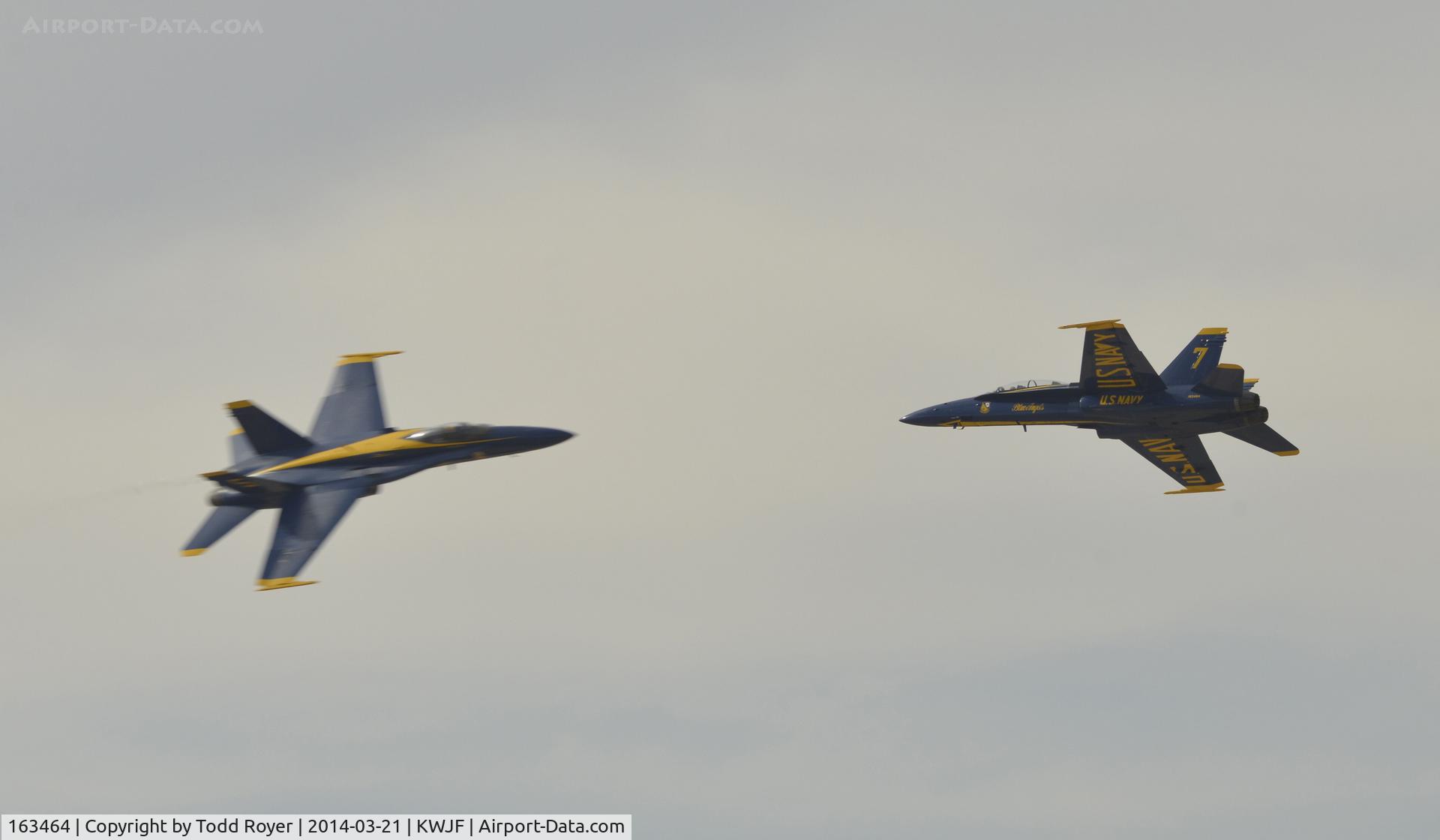 163464, 1988 McDonnell Douglas F/A-18D Hornet C/N 685/D010, Head to head