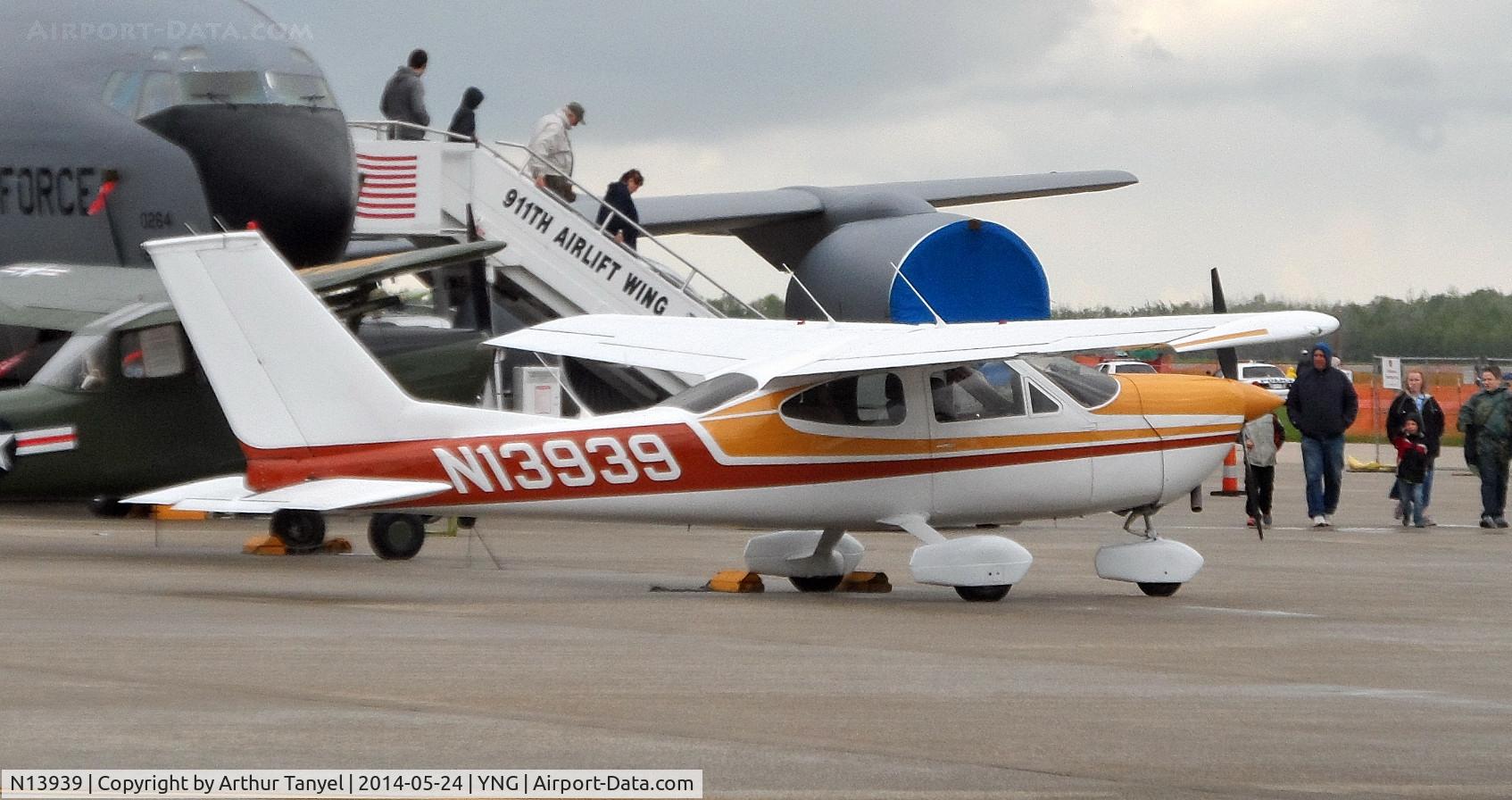 N13939, 1976 Cessna 177B Cardinal C/N 17702477, On display @ the Youngstown Airshow