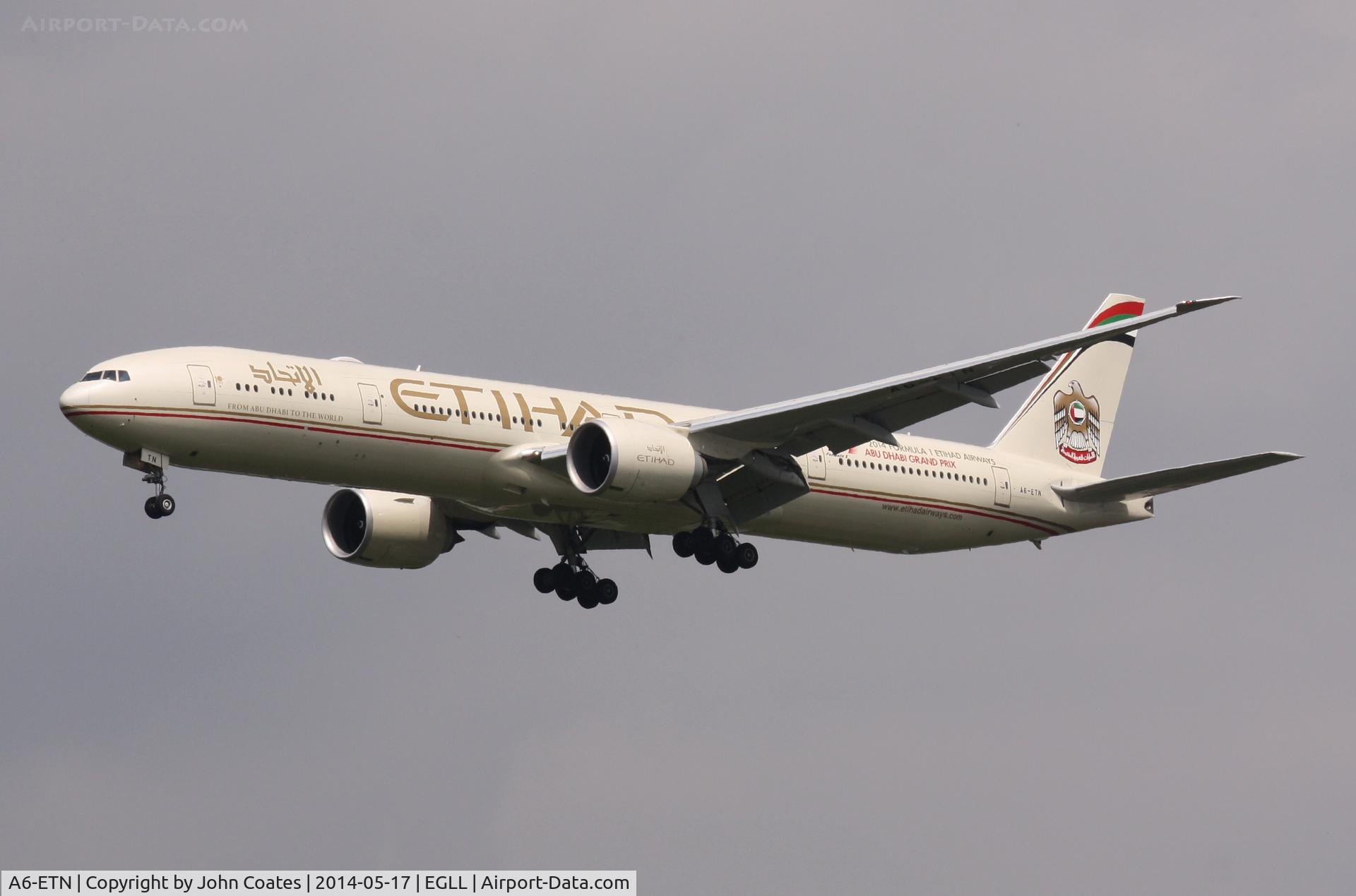 A6-ETN, 2013 Boeing 777-3FX/ER C/N 39689, Finals 27L