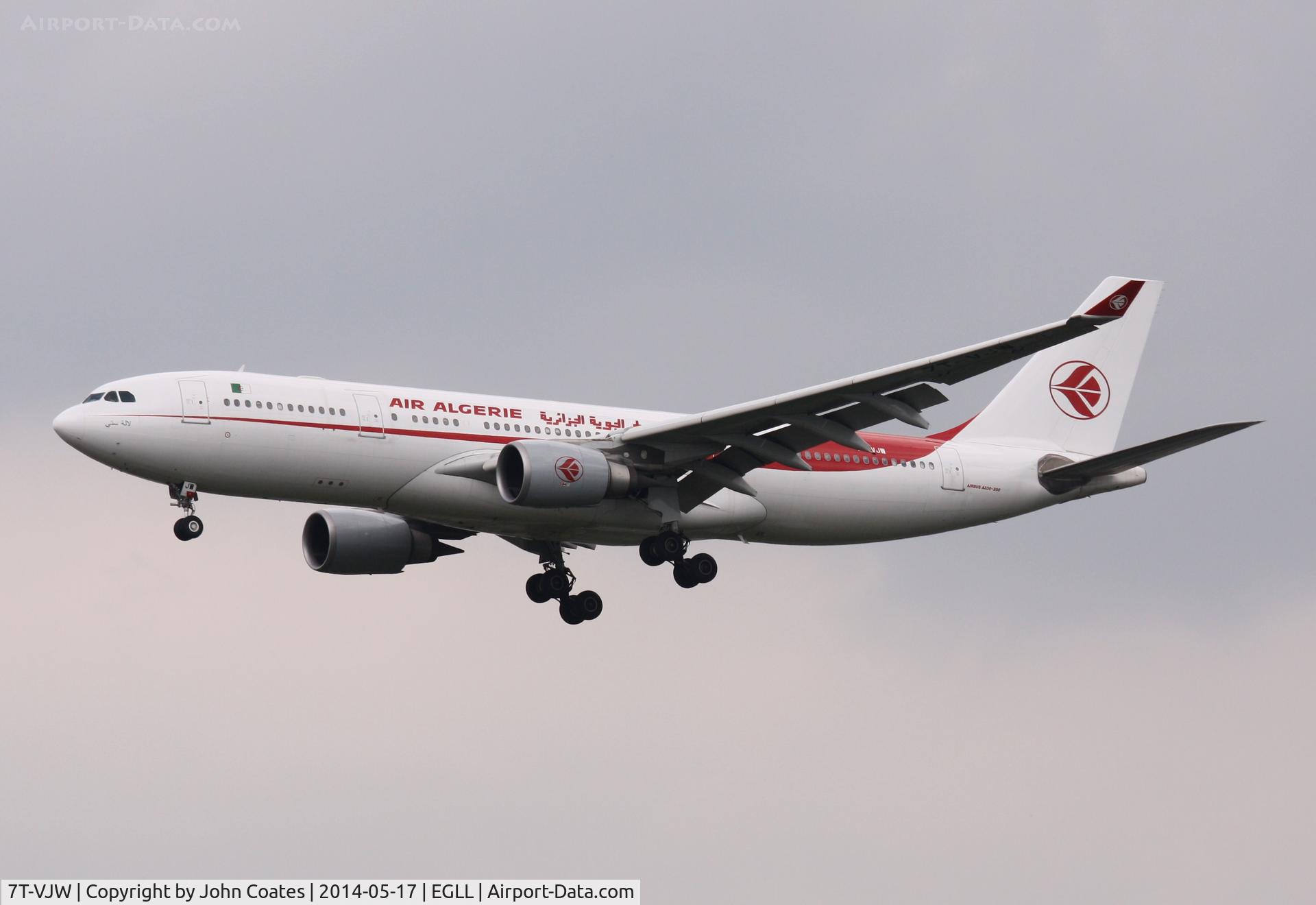 7T-VJW, 2005 Airbus A330-202 C/N 647, Finals 27L