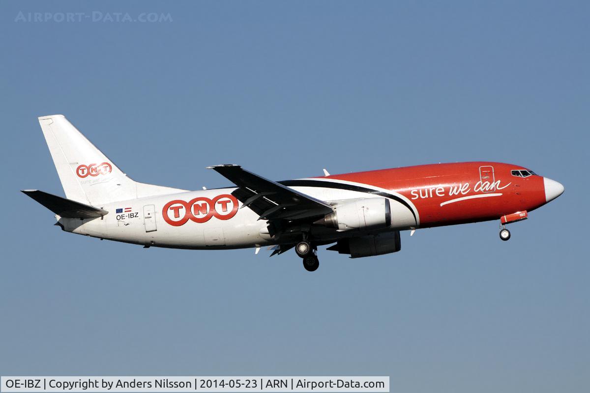 OE-IBZ, 1997 Boeing 737-34S(BDSF) C/N 29108, On final for 19L.