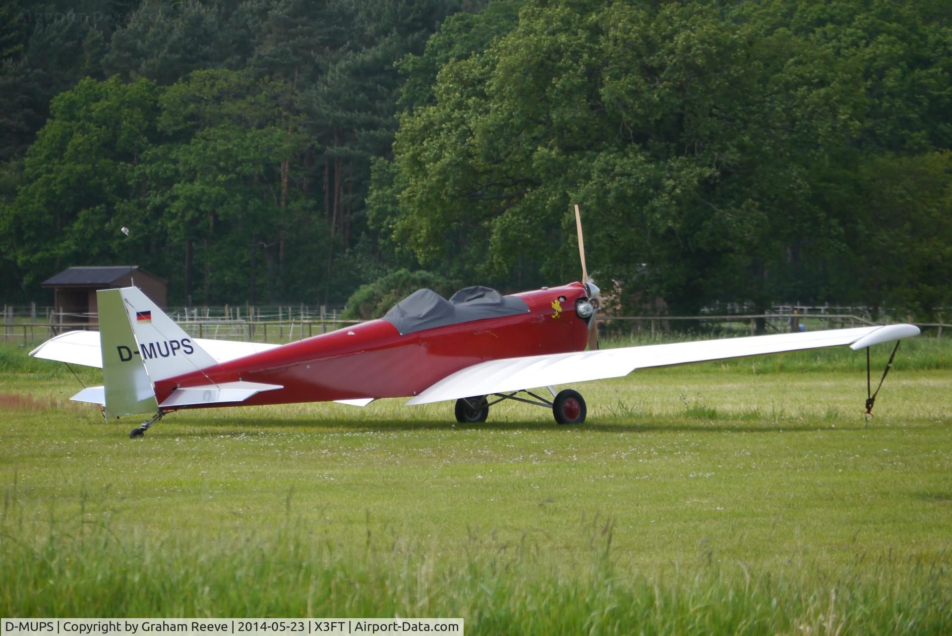 D-MUPS, WDFL Dallach Sunrise II C/N 12, Parked at Felthorpe.
