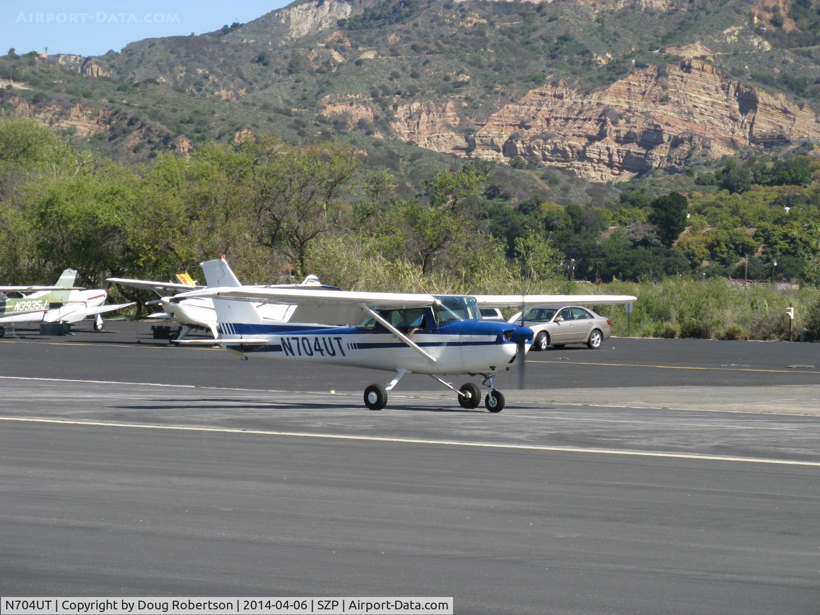 N704UT, 1976 Cessna 150M C/N 15078891, 1976 Cessna 150M, Continental O-200 100 Hp, landing roll Rwy 22