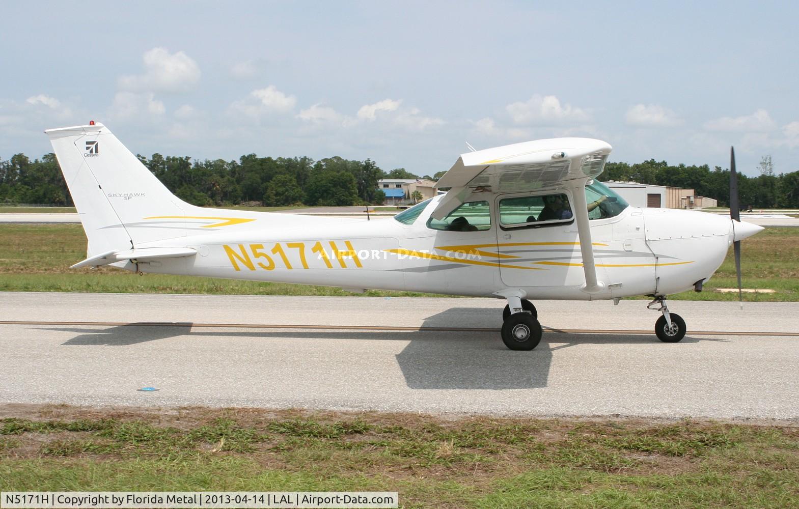 N5171H, 1975 Cessna 172M C/N 17265358, Cessna 172M at Sun N Fun