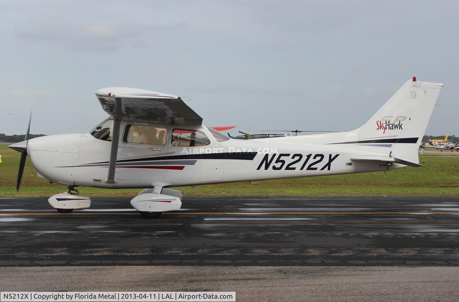 N5212X, 2002 Cessna 172S Skyhawk SP C/N 172S9120, Cessna 172S at Sun N Fun