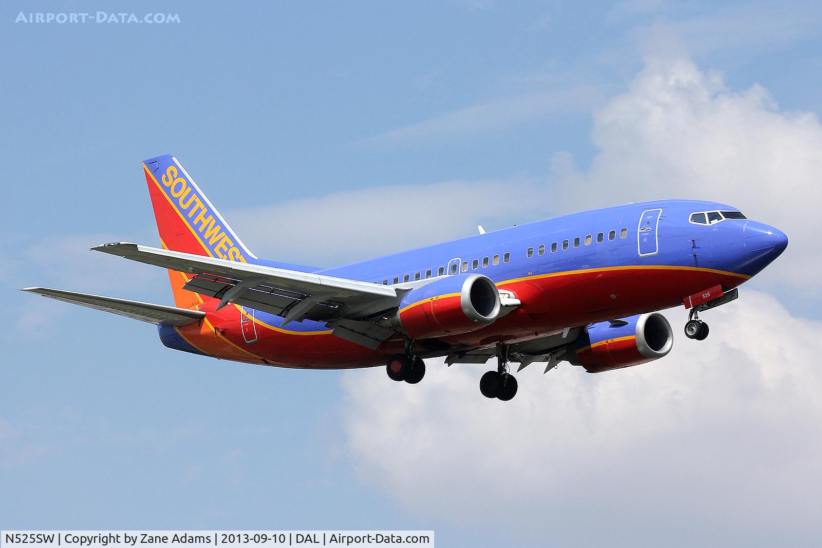 N525SW, 1992 Boeing 737-5H4 C/N 26567, Landing at Dallas Love Field