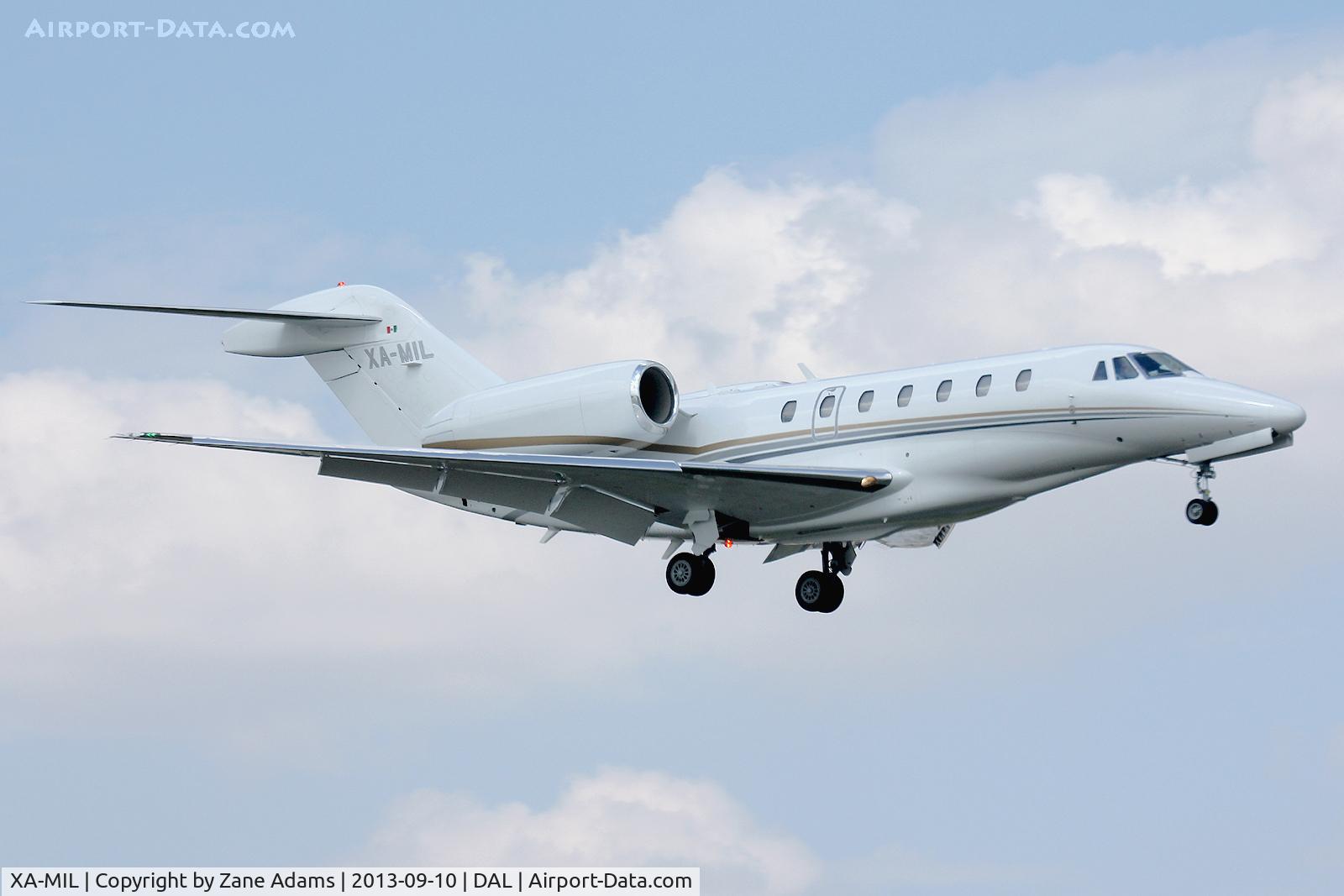 XA-MIL, 2000 Cessna 750 Citation X Citation X C/N 750-0124, Landing at Dallas Love Field