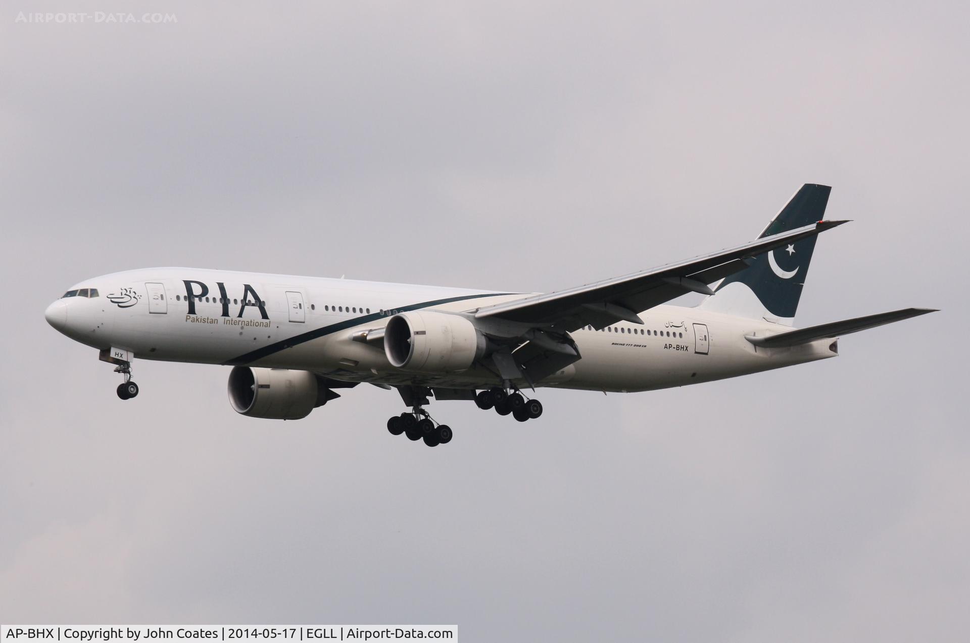 AP-BHX, 2007 Boeing 777-240/ER C/N 35296, Finals 27L