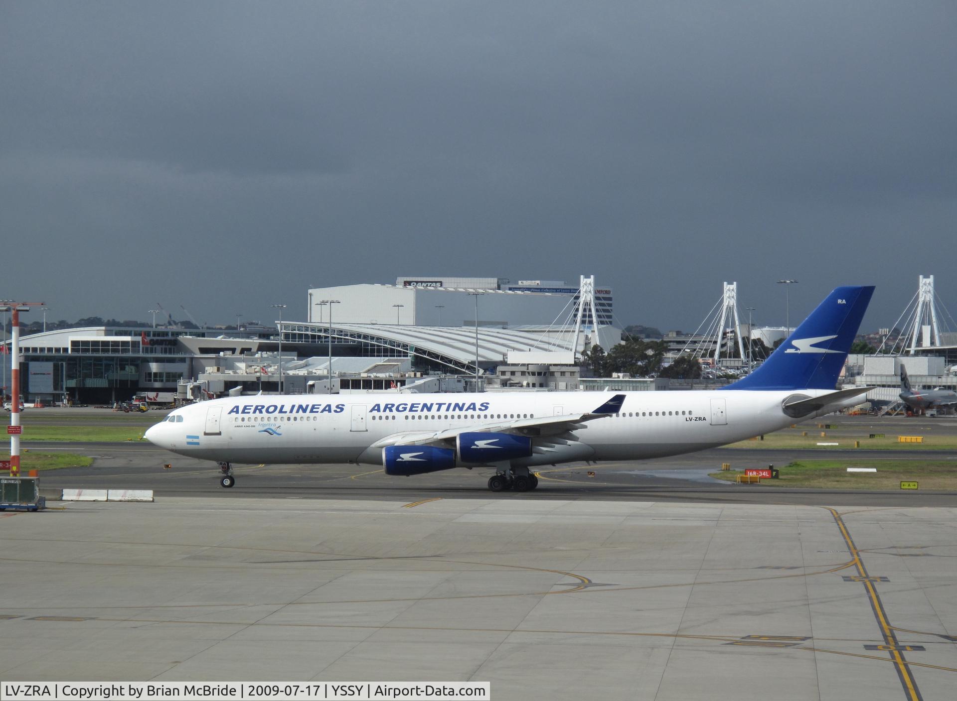 LV-ZRA, 1995 Airbus A340-211 C/N 085, Aerolineas Argentinas. A340-211. LV-ZRA cn 085. Sydney - Kingsford Smith International (Mascot) (SYD YSSY). Image © Brian McBride. 17 July 2009