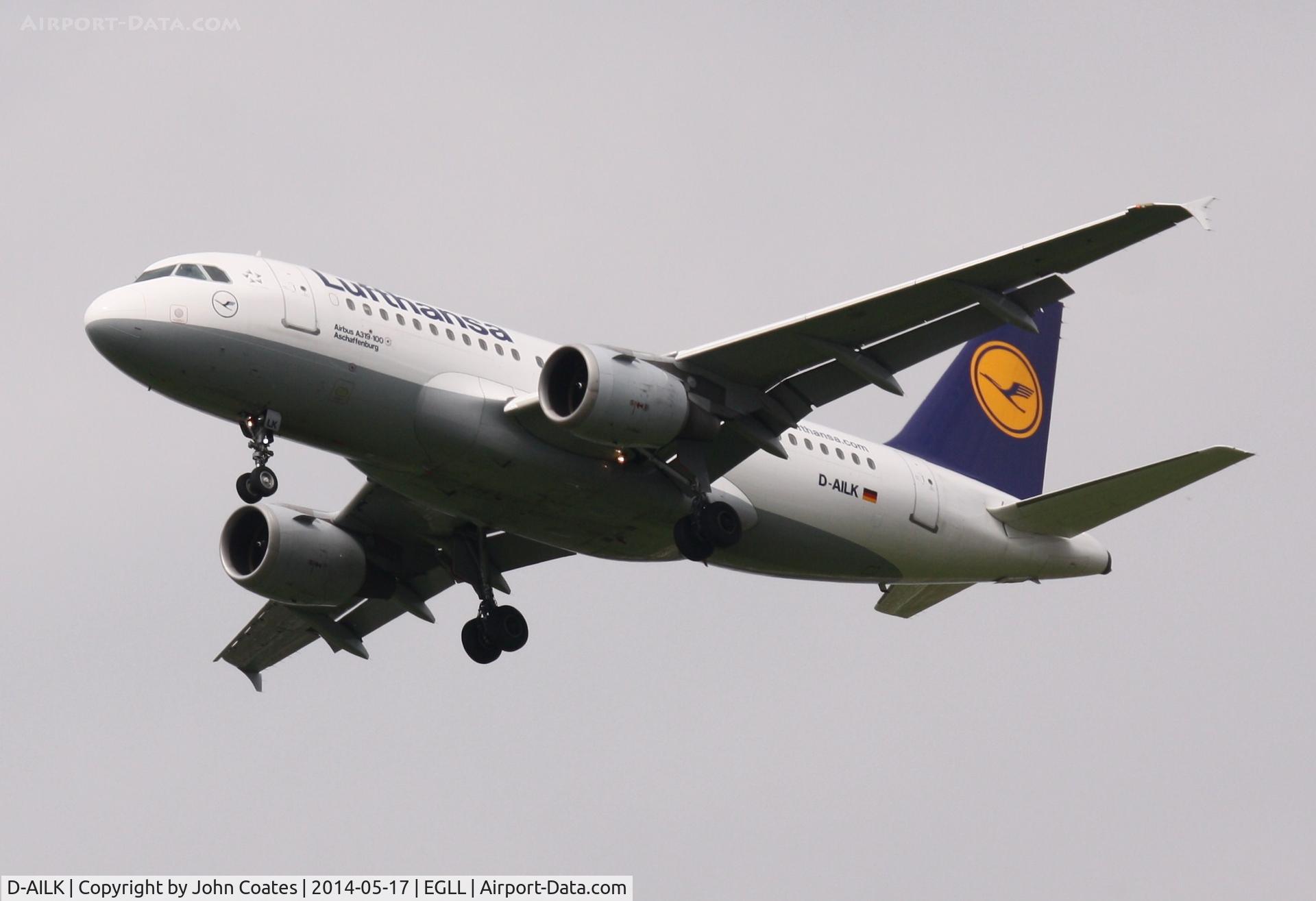 D-AILK, 1997 Airbus A319-114 C/N 679, Arriving 27R