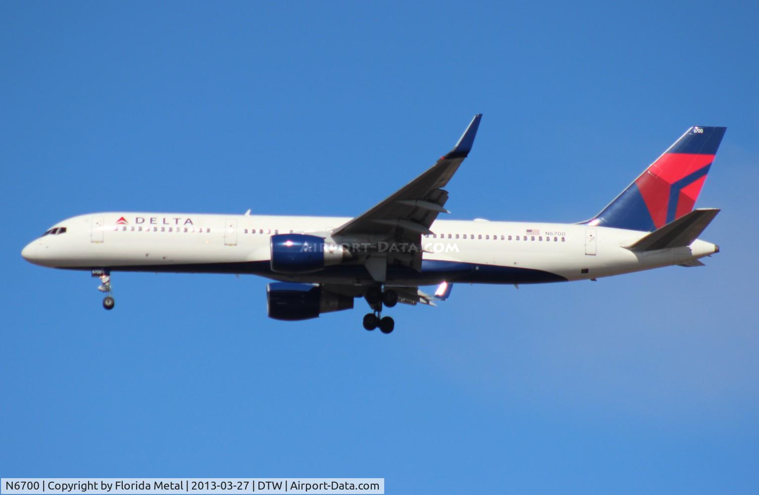N6700, 1999 Boeing 757-232 C/N 30337, Delta 757-200