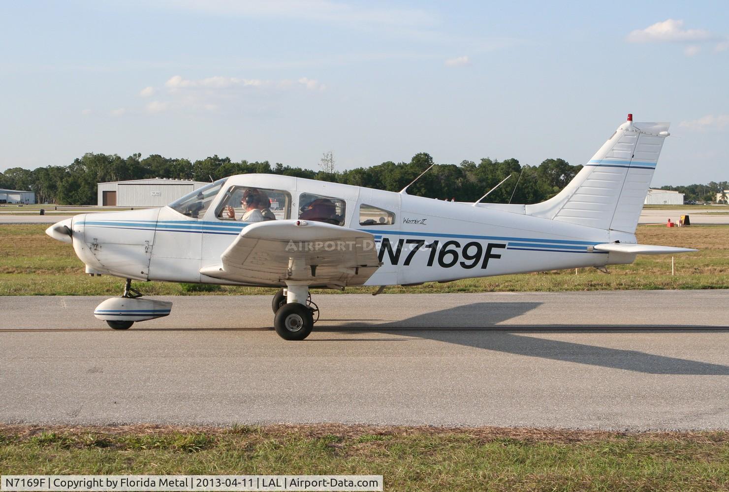 N7169F, 1976 Piper PA-28-151 Cherokee Warrior C/N 28-7715200, Piper 28-151 at Sun N Fun