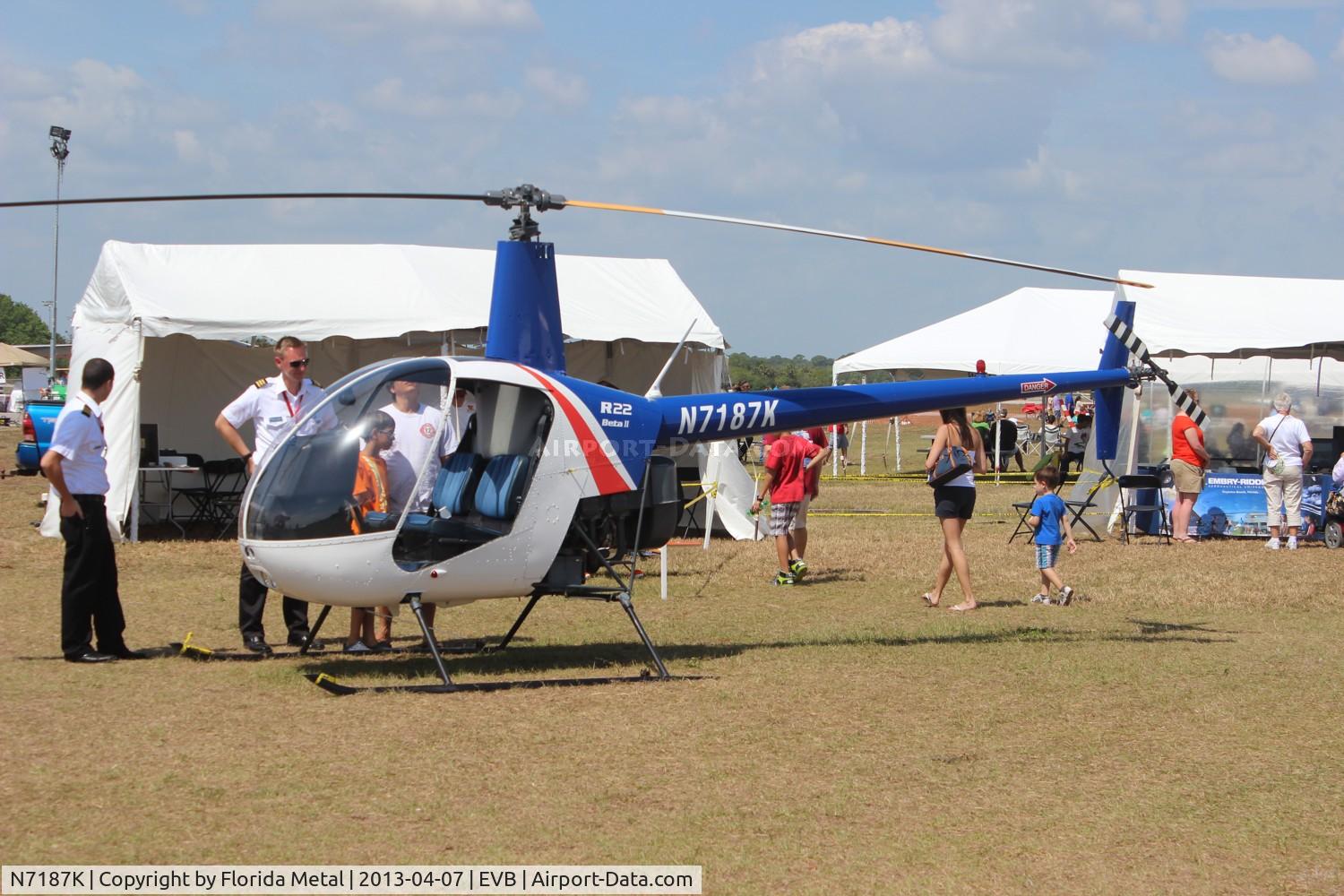 N7187K, 2000 Robinson R22 BETA C/N 3099, R22 at New Smyrna Beach