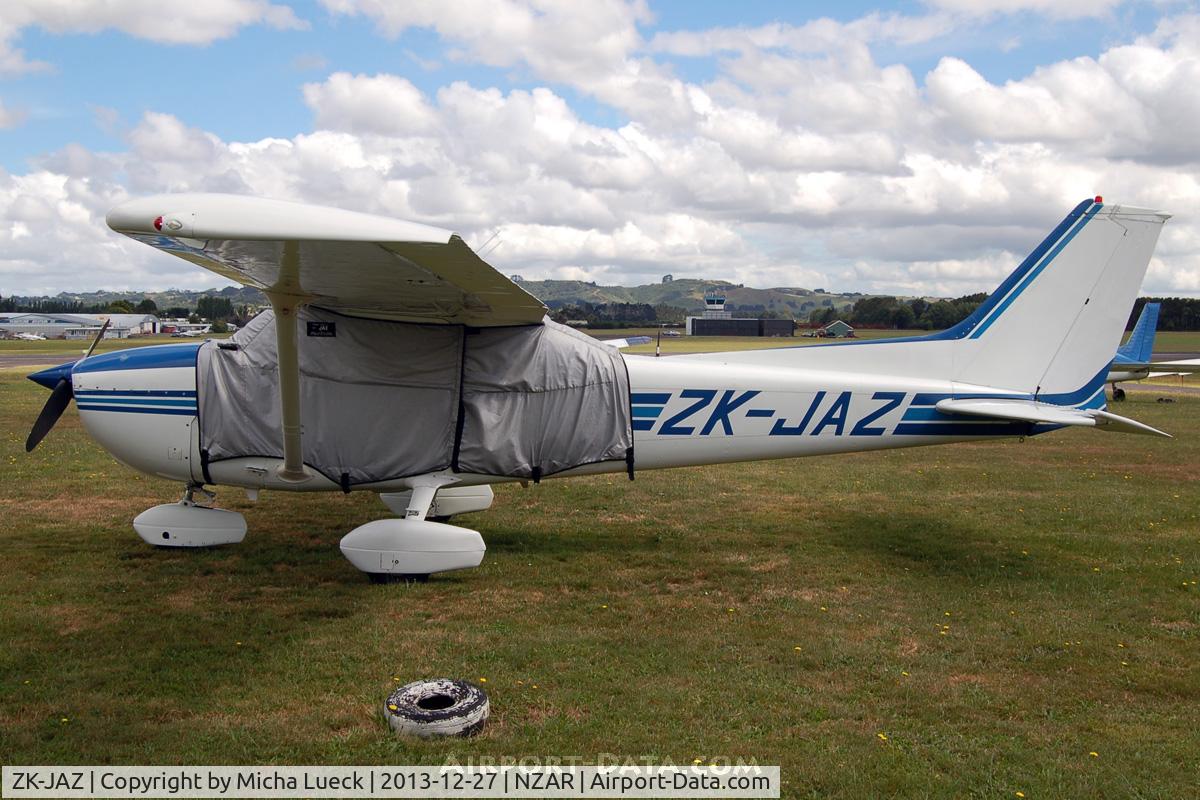ZK-JAZ, Cessna 172N C/N 17270686, At Ardmore