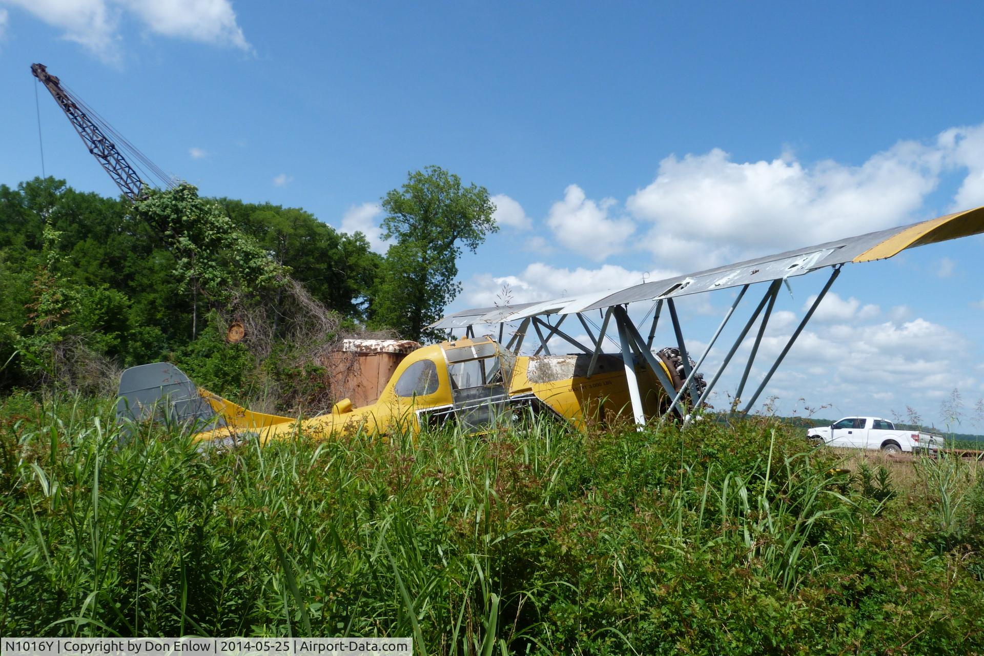 N1016Y, 1978 Murrayair MA-1 C/N 017, growing weeds instead of killing weeds