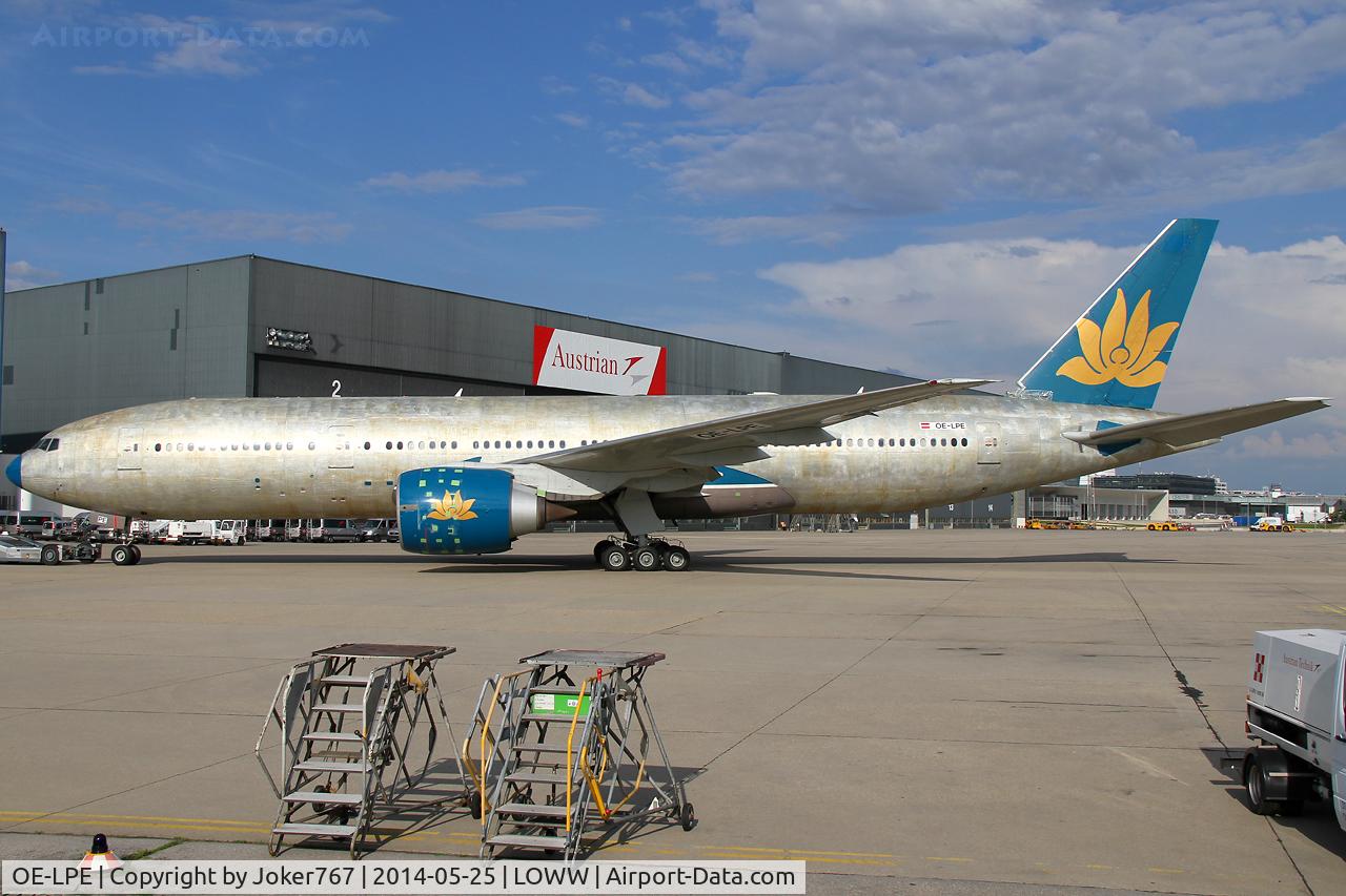 OE-LPE, 1998 Boeing 777-2Q8/ER C/N 27607, Austrian Airlines