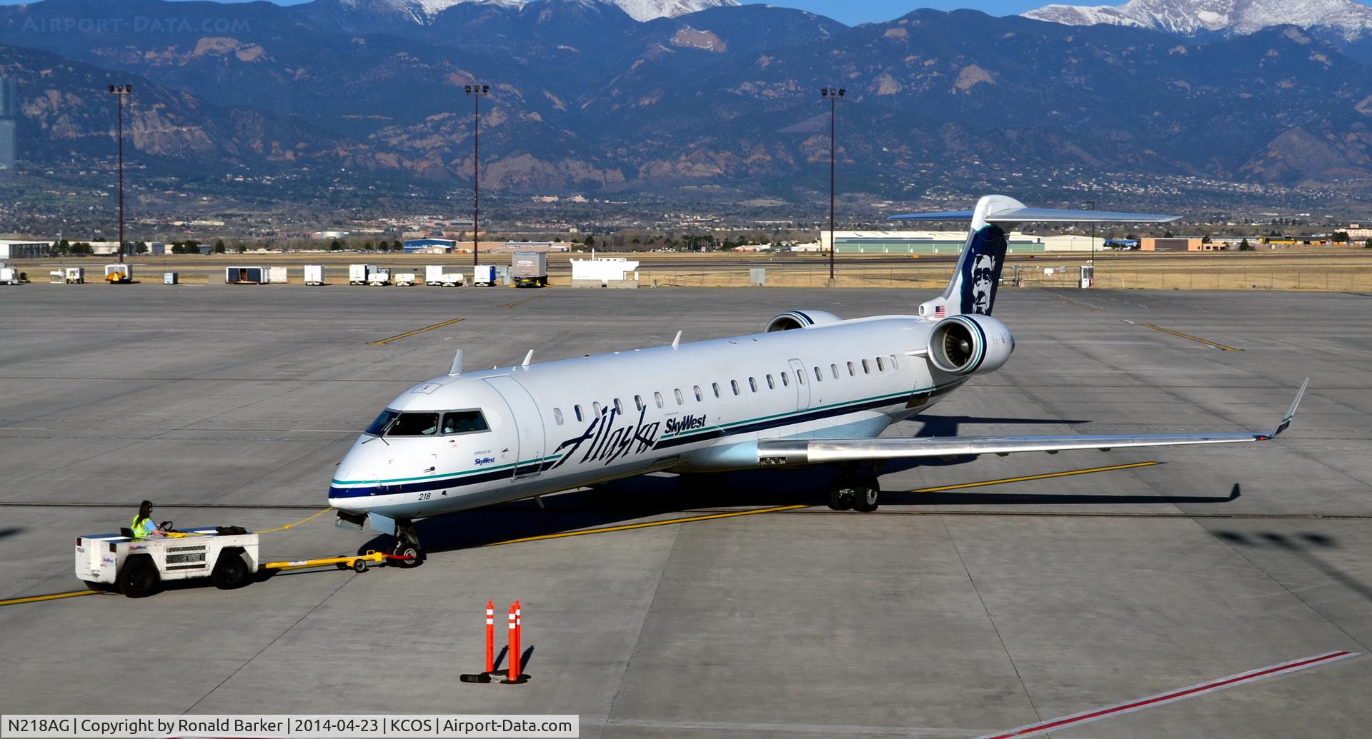 N218AG, 2005 Canadair CL-600-2C10 Regional Jet CRJ-700 C/N 10205, Push back COS