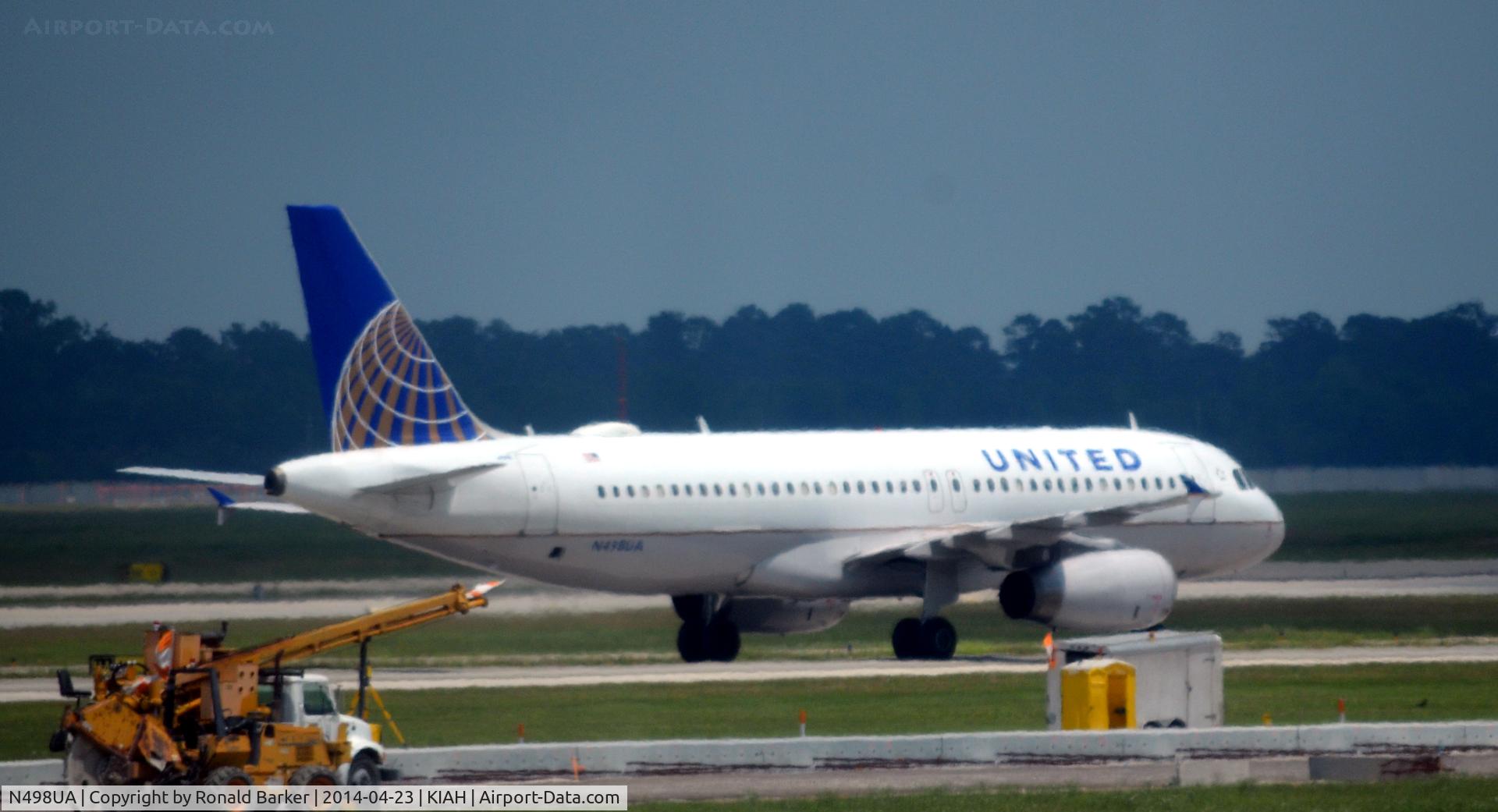 N498UA, 2002 Airbus A320-232 C/N 1865, Taxi Houston