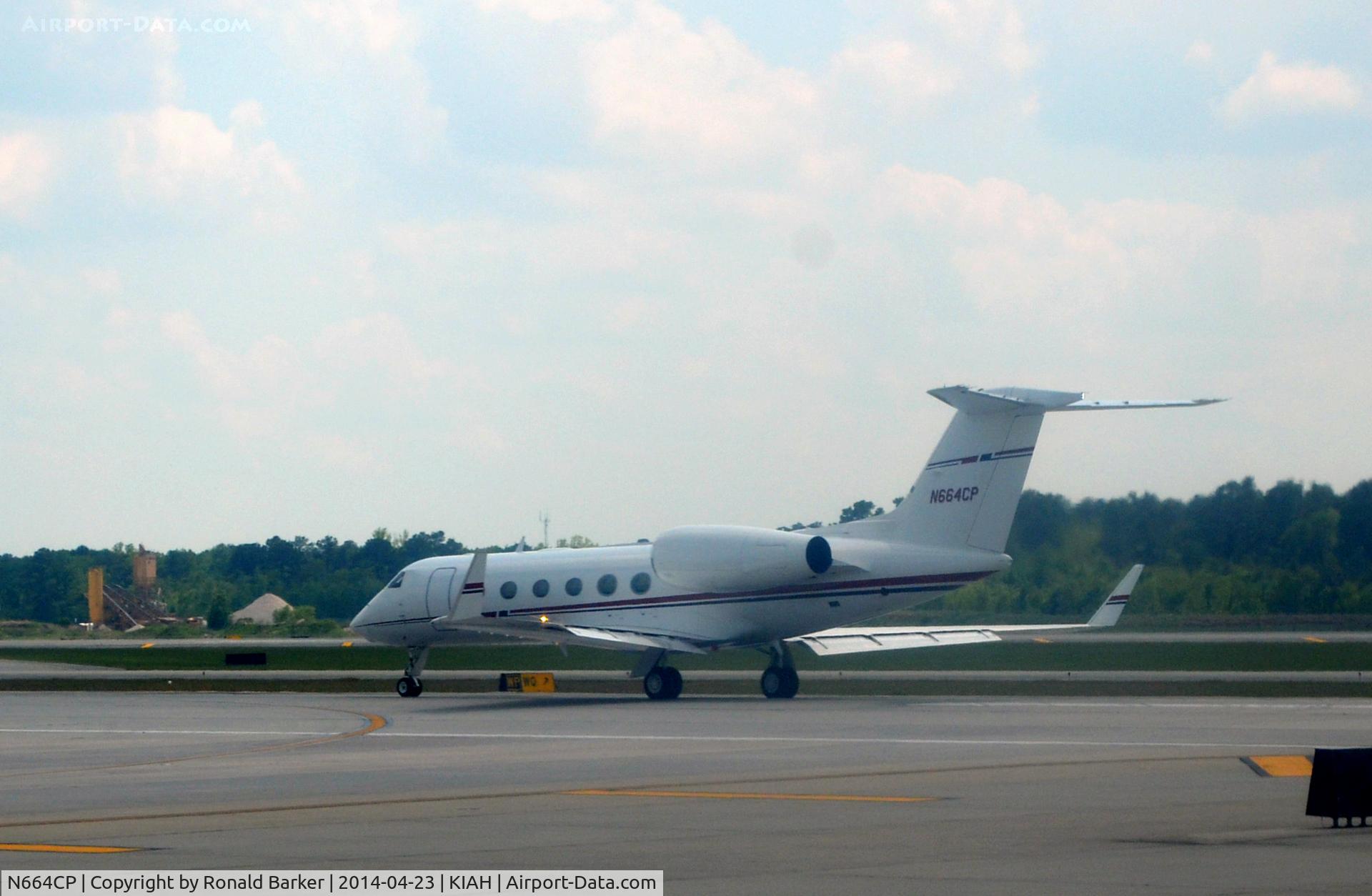 N664CP, 2006 Gulfstream Aerospace GIV-X (G450) C/N 4047, Takeoff Houston