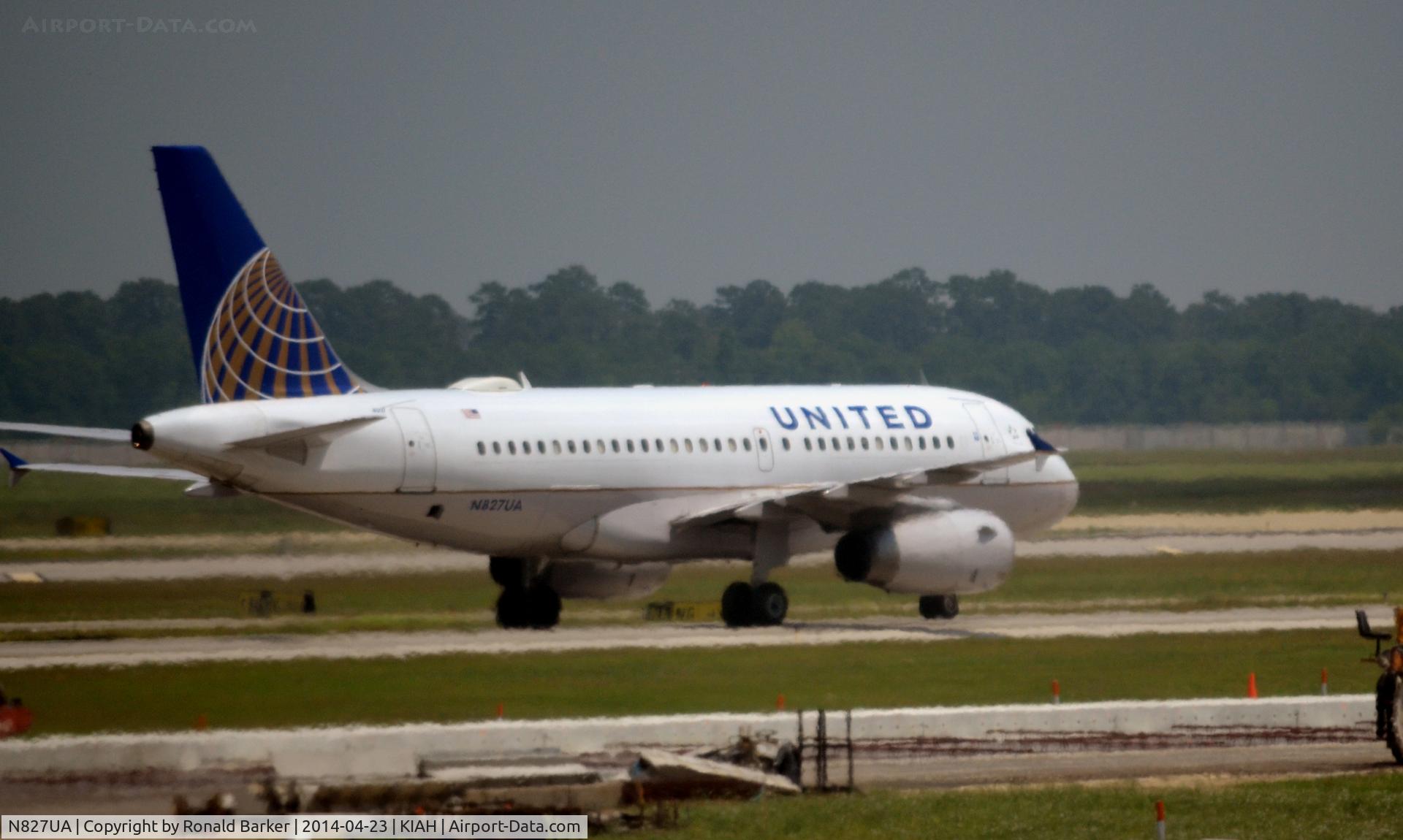 N827UA, 1999 Airbus A319-131 C/N 1022, Taxi Houston