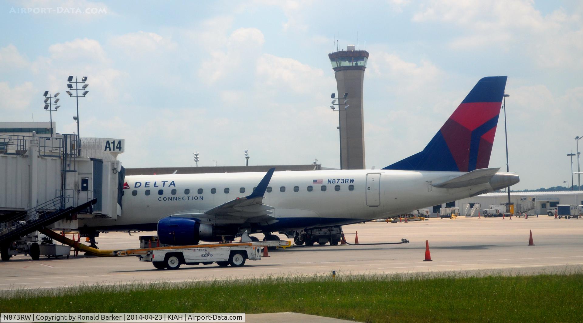 N873RW, 2006 Embraer 170SU (ERJ-170-100SU) C/N 17000144, At the gate Houston