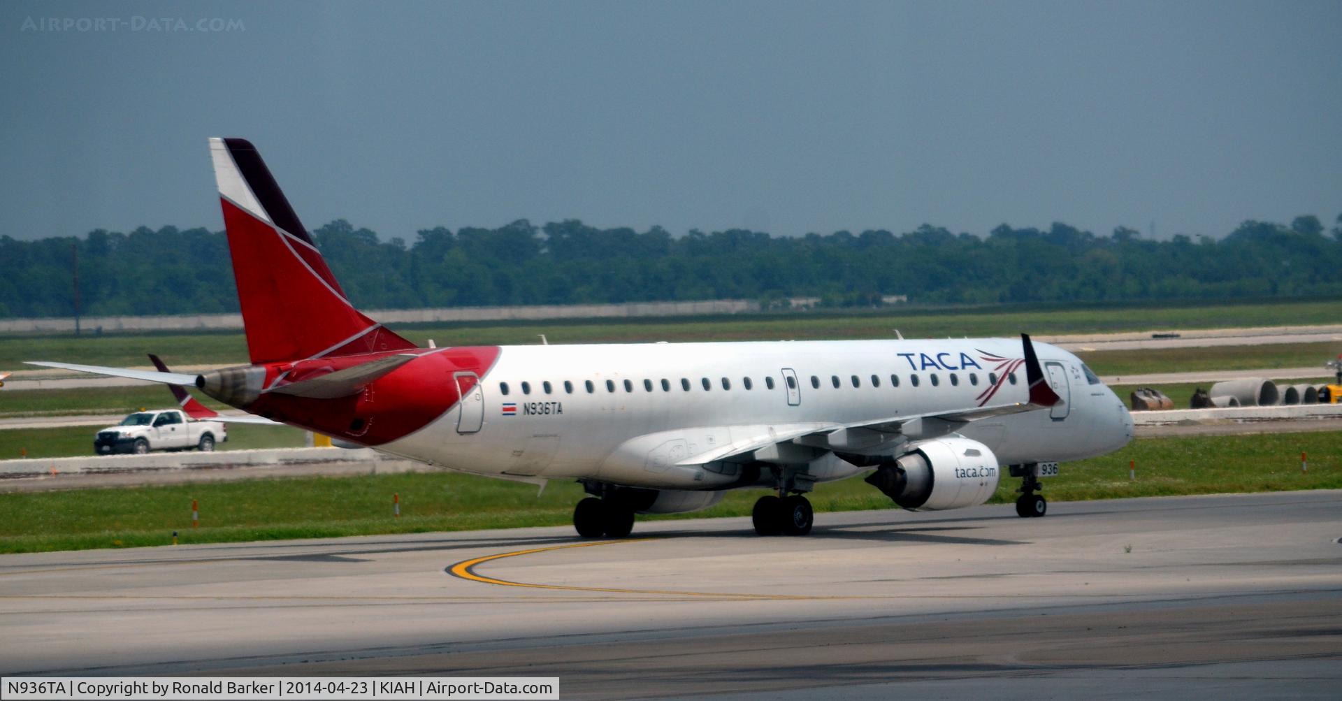 N936TA, 2008 Embraer 190AR (ERJ-190-100IGW) C/N 19000215, Taxi Houston