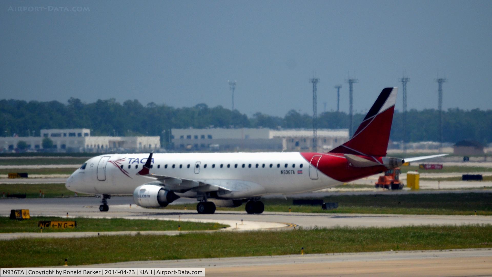 N936TA, 2008 Embraer 190AR (ERJ-190-100IGW) C/N 19000215, Taxi Houston
