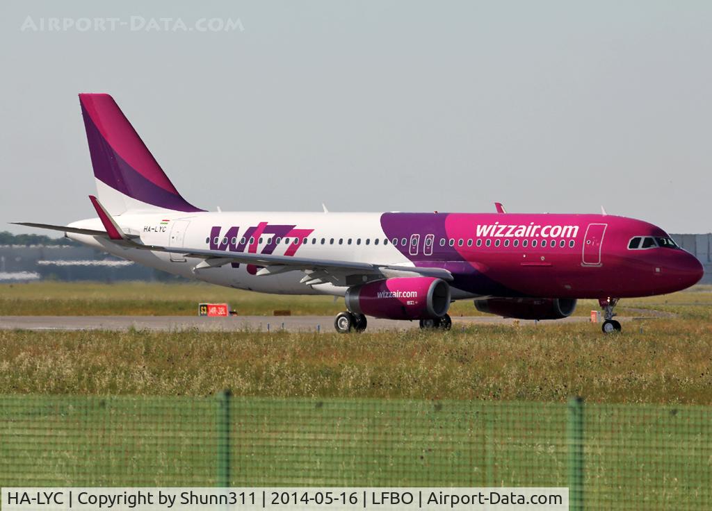 HA-LYC, 2014 Airbus A320-232 C/N 6098, Delivery day...